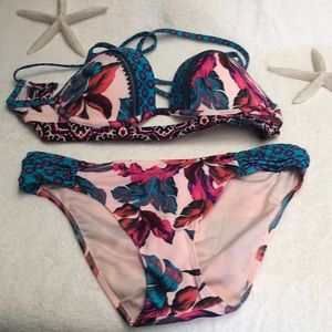 NWOT Bikini top and bottom